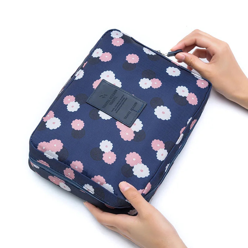 High Capacity Outdoor Makeup Bag - Bakyat Store