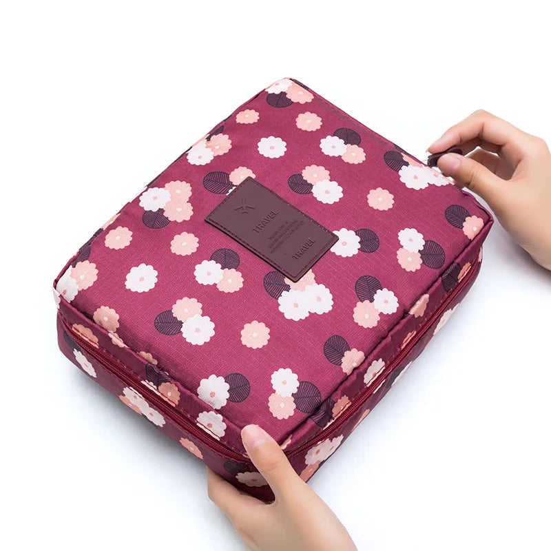 High Capacity Outdoor Makeup Bag - Bakyat Store