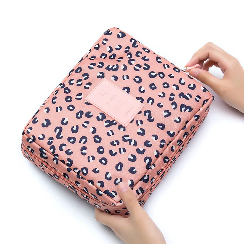 High Capacity Outdoor Makeup Bag - Bakyat Store