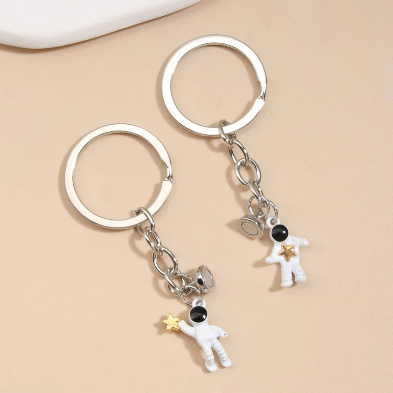 Keychain Astronaut Star Magnetic Button Key Ring - Bakyat Store