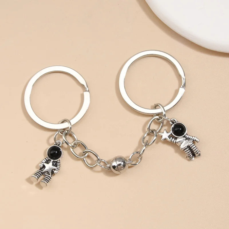 Keychain Astronaut Star Magnetic Button Key Ring - Bakyat Store